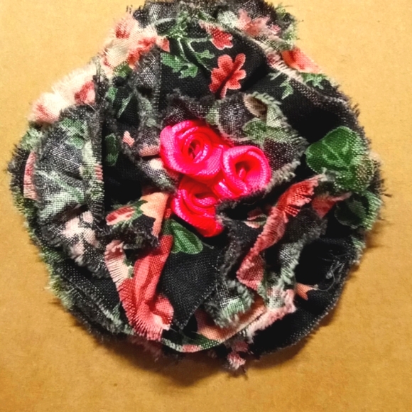 Chic Floral Fabric Handmade Brooch with Pink and Black Accents - Picture 1 of 2